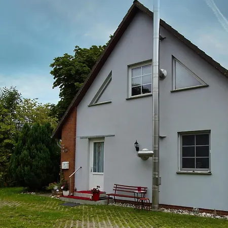 F-1109 Am Stadtrand Apartment